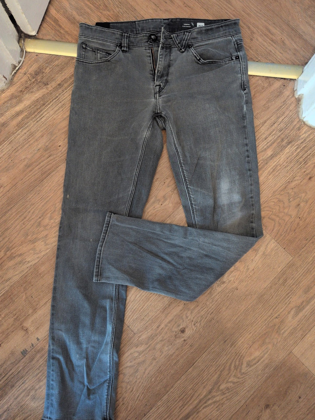 Vorta 31" Slim Straight Jeans