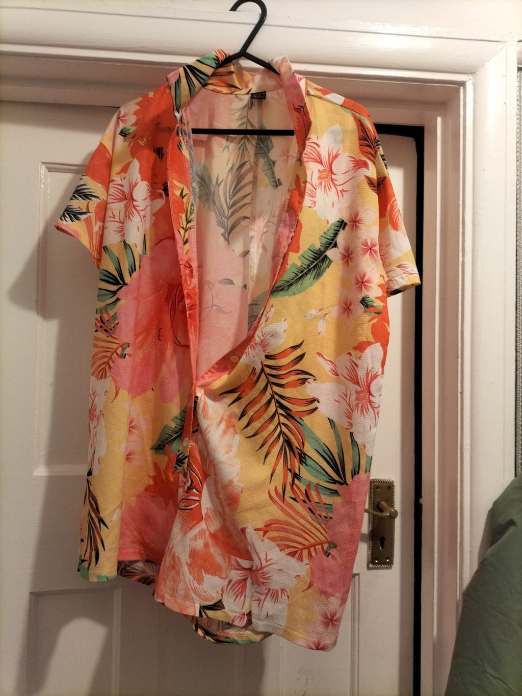 Ladies Shein Size Small Hawaii Style Short Sleeve Bodysuit
