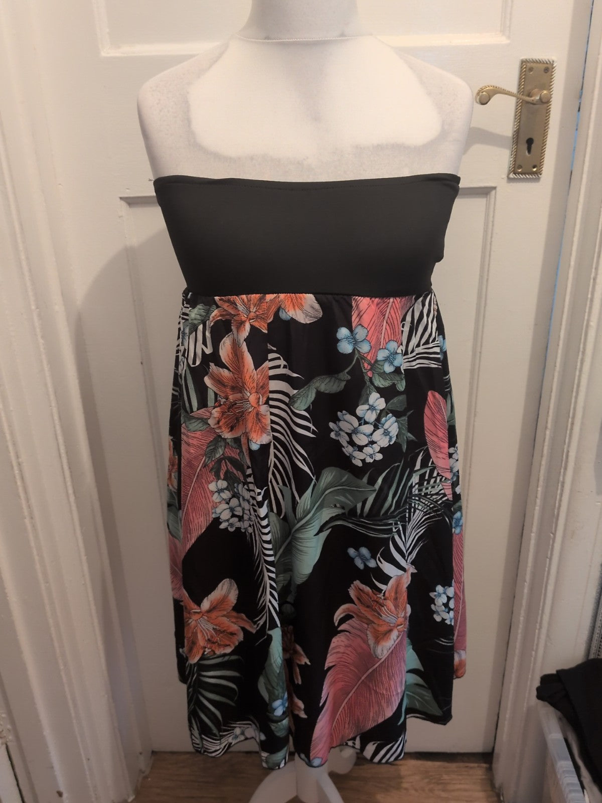 Ladies Size Small Black Floral Sleeveless Strapless Flare Dress