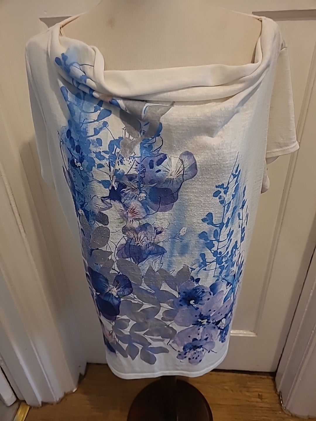 Ladies George Size 24 Blue/White Floral With Sequins Blouse