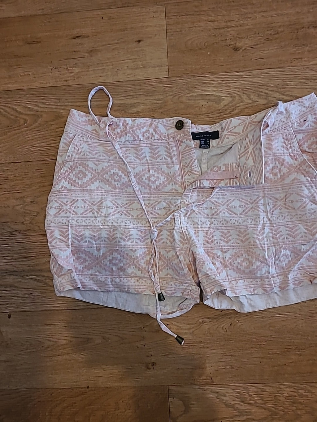 Ladies Primark Size 16 Pink And White Shorts