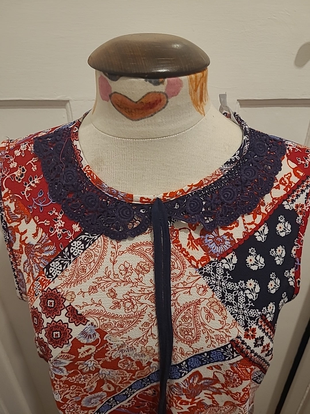 Ladies Red Herring Size 12 Red Navy Sleeveless Blouse