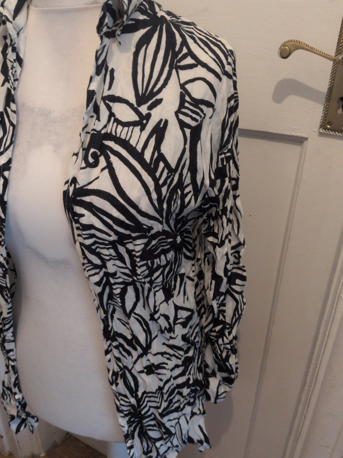 Spirito 16 Black And White Short Sleeve Shirt