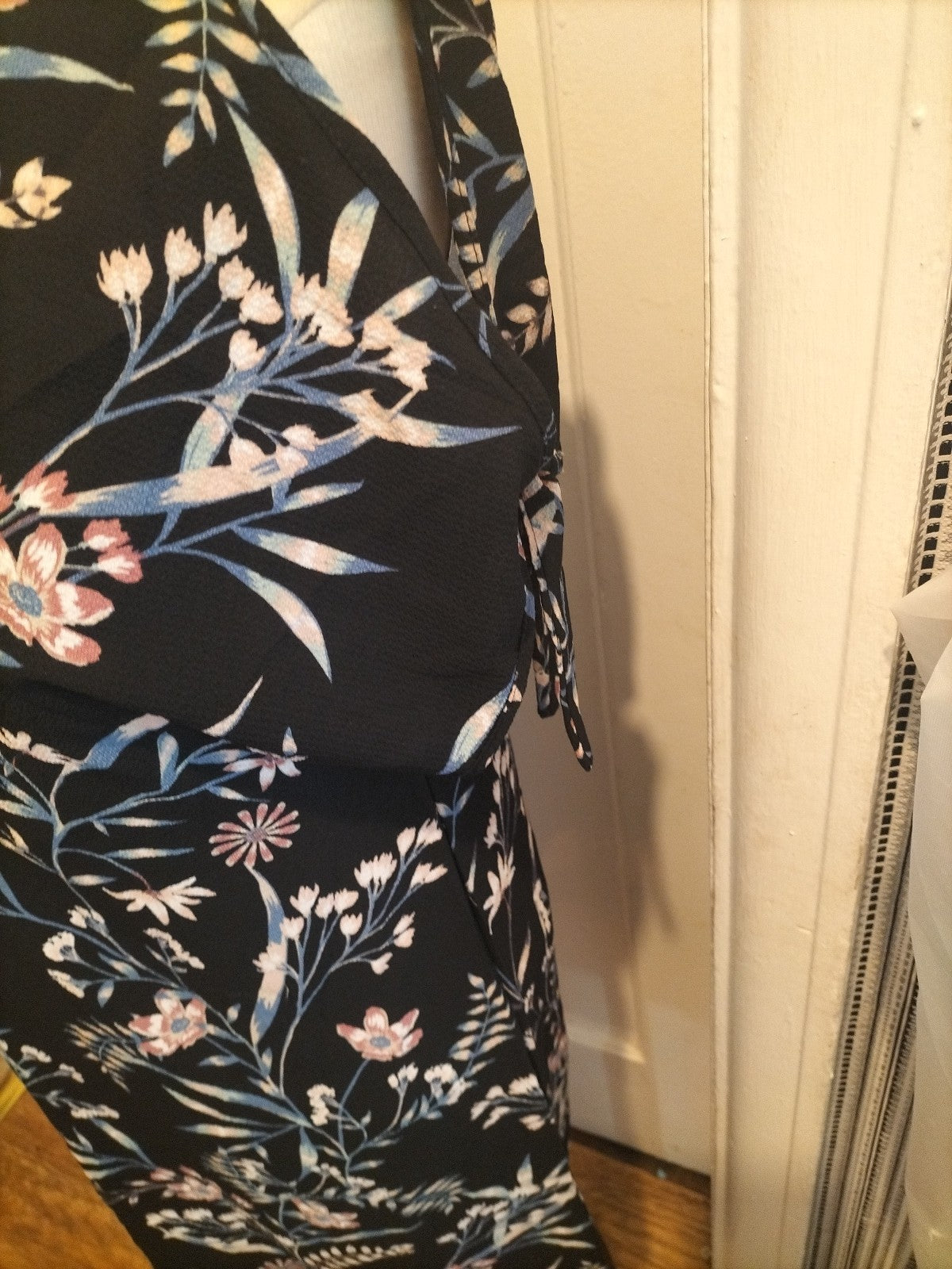 Ladies Peacocks Size 8 Black Floral Open Shoulder Dress