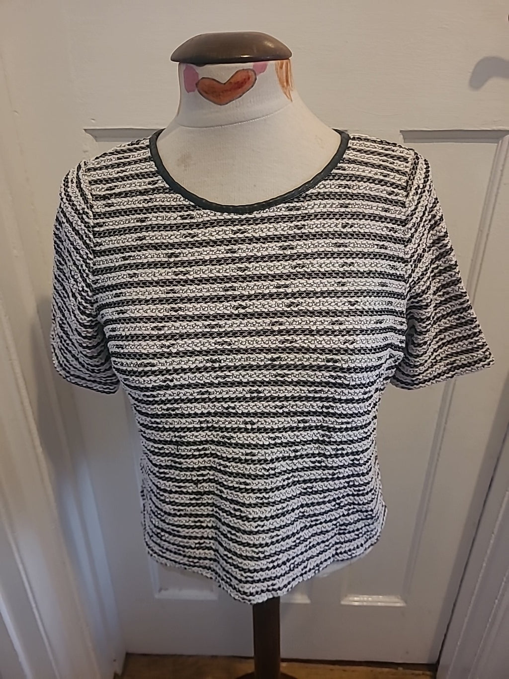 Ladies Oasis Size Small Black White Striped Short Sleeved Tshirt
