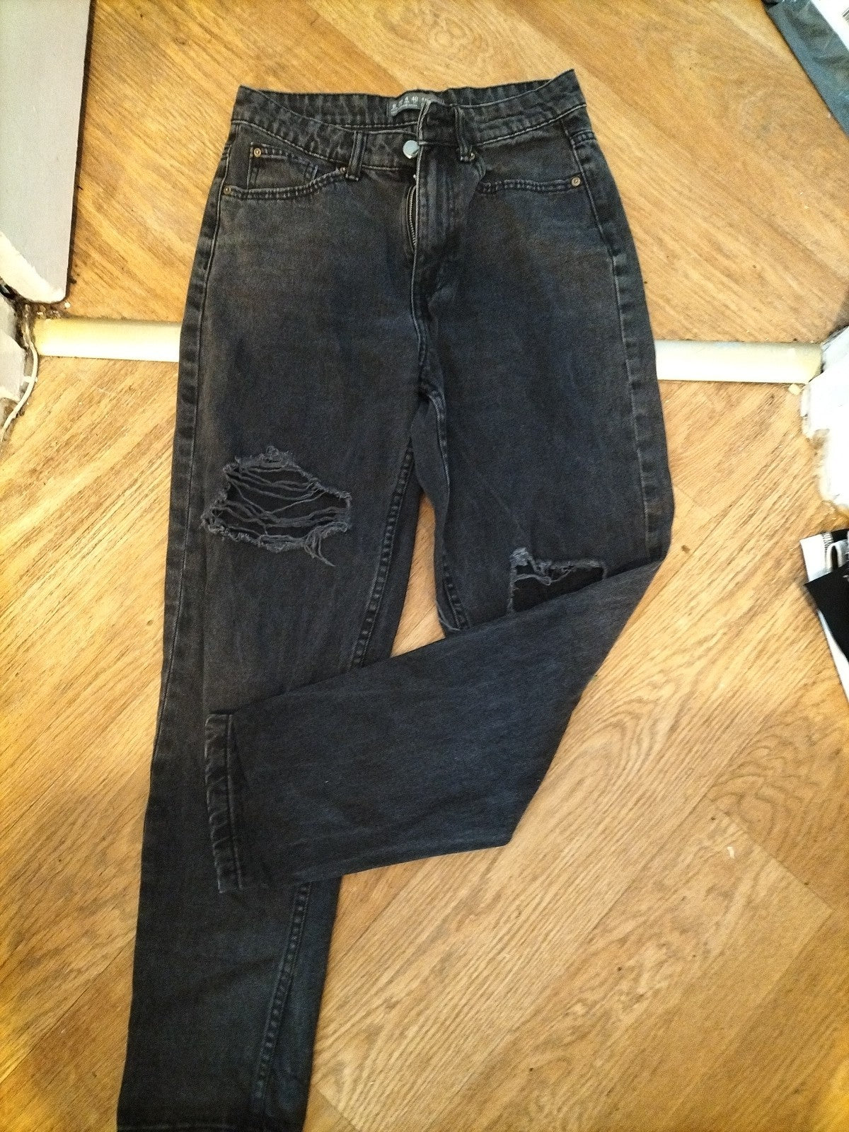 Ladies Black Ripped Jeans Size 8 Denim&Co