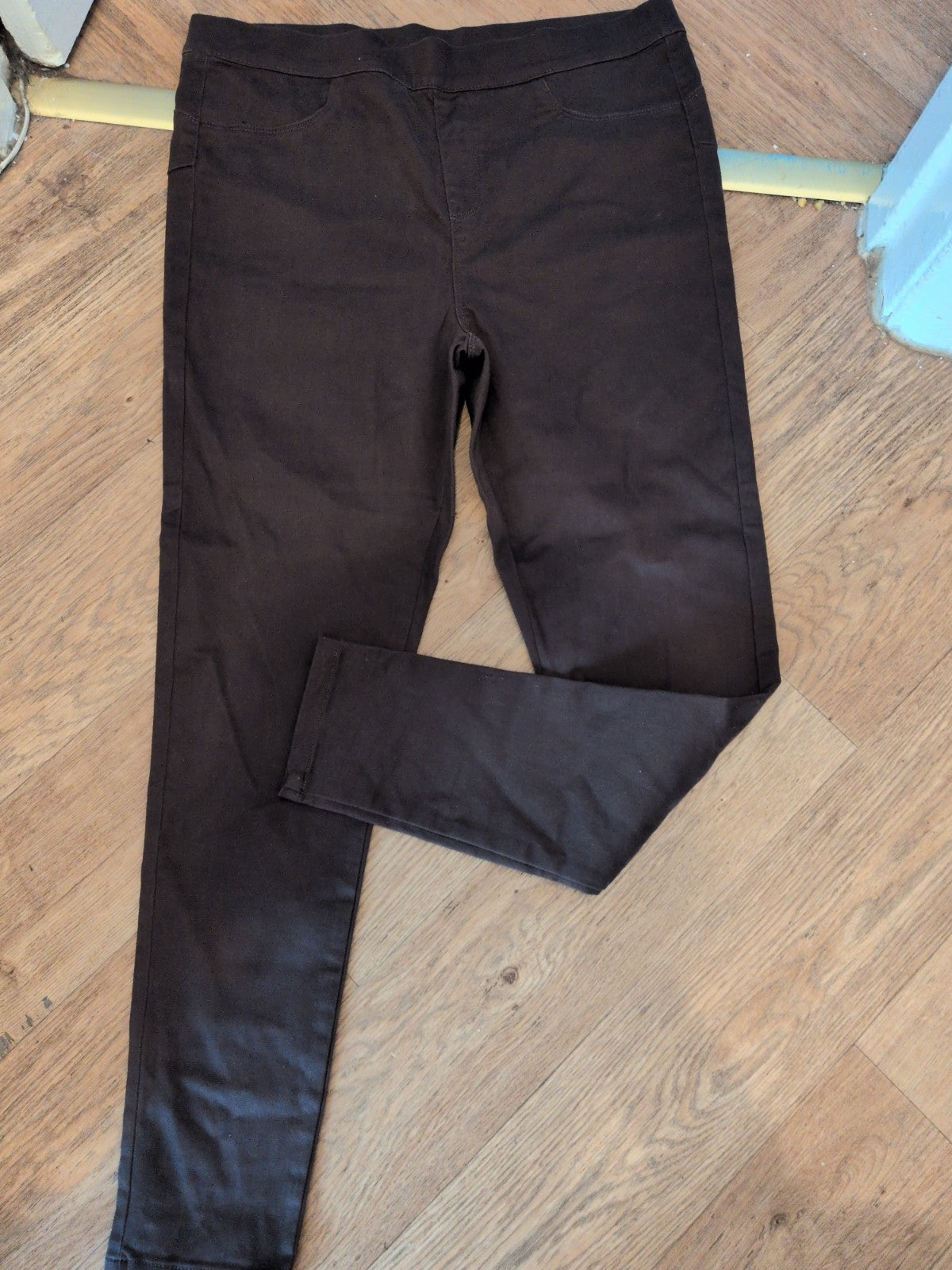 Ladies Nutmeg Size 16R Brown Jegging