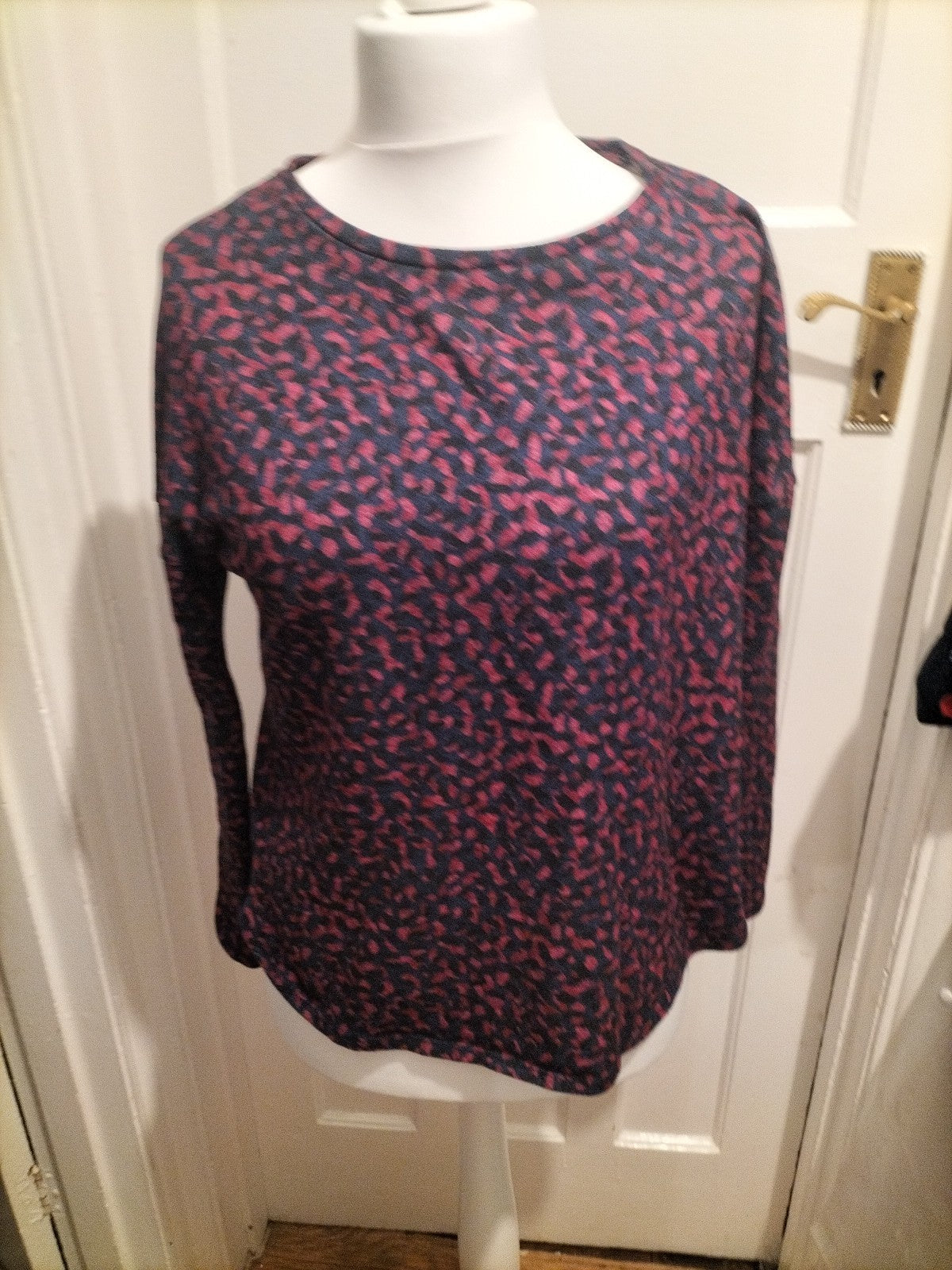 Ladies Nutmeg Size 12 Navy And Pink Long Sleeved Lightweight Jumper