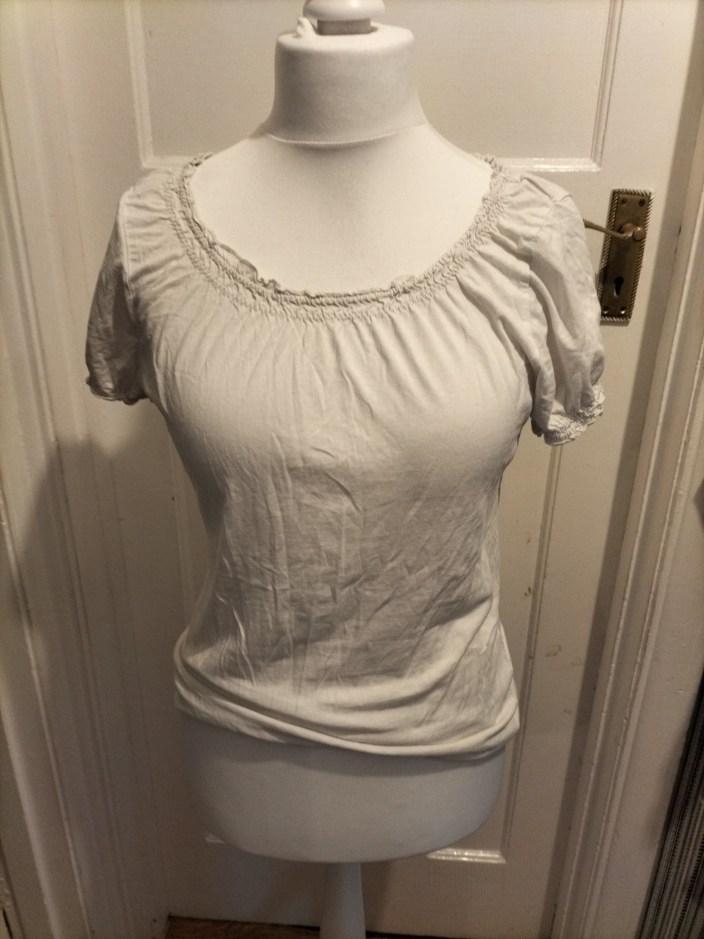 Ladies Size 12 White Short Sleeved Elasticated Hem Tshirt
