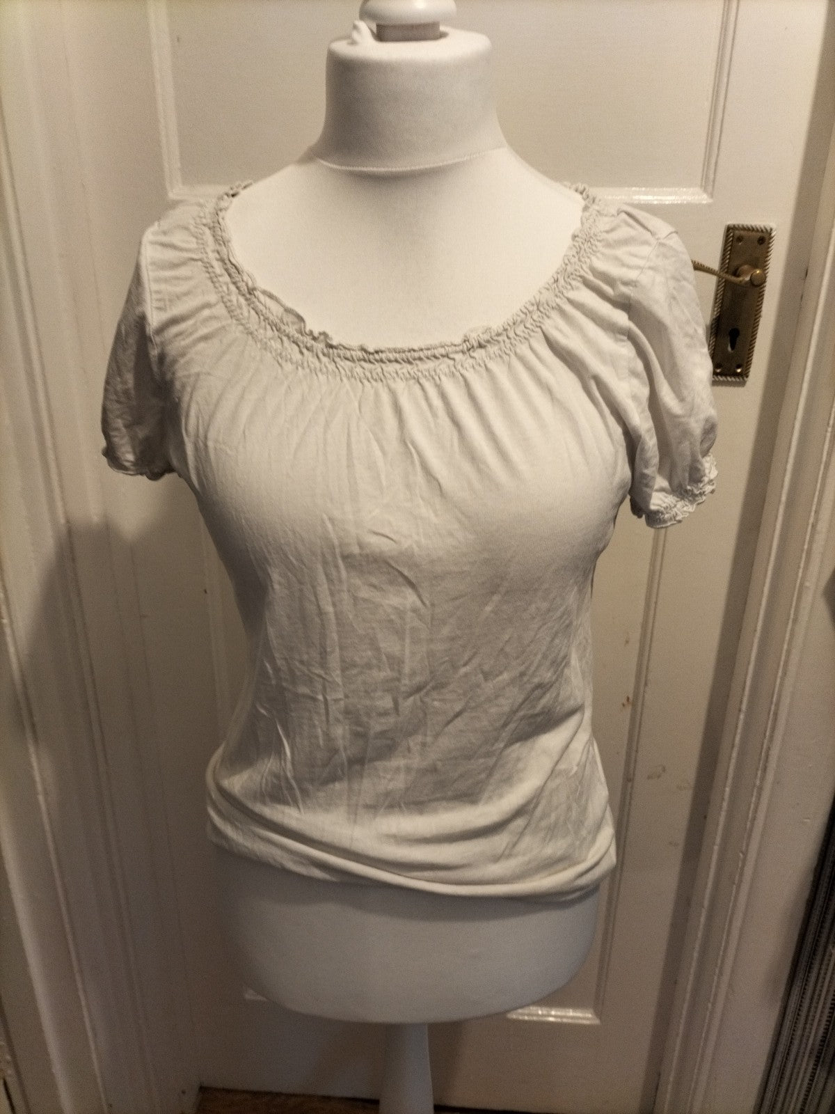 Ladies Size 12 White Short Sleeved Elasticated Hem Tshirt