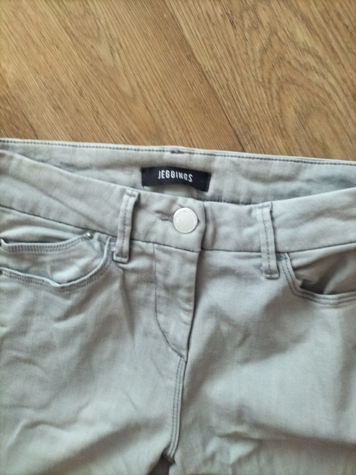 Ladies M&S Size 6 Light Grey Jeggings