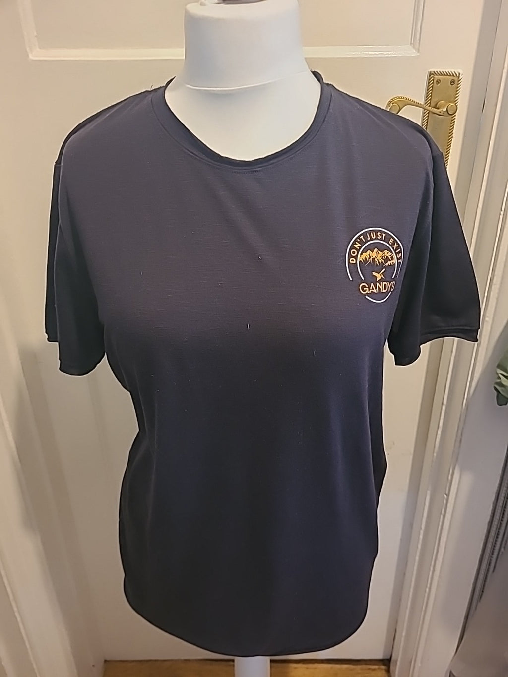 Mens Gandys Size Medium Black Print Tshirt