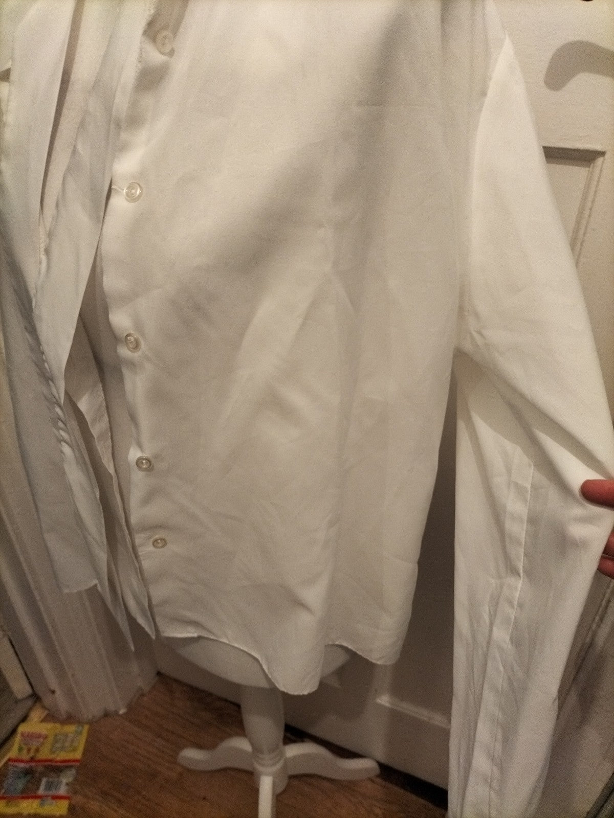 Ladies Size Medium White Lightweight Long Sleeve Blouse