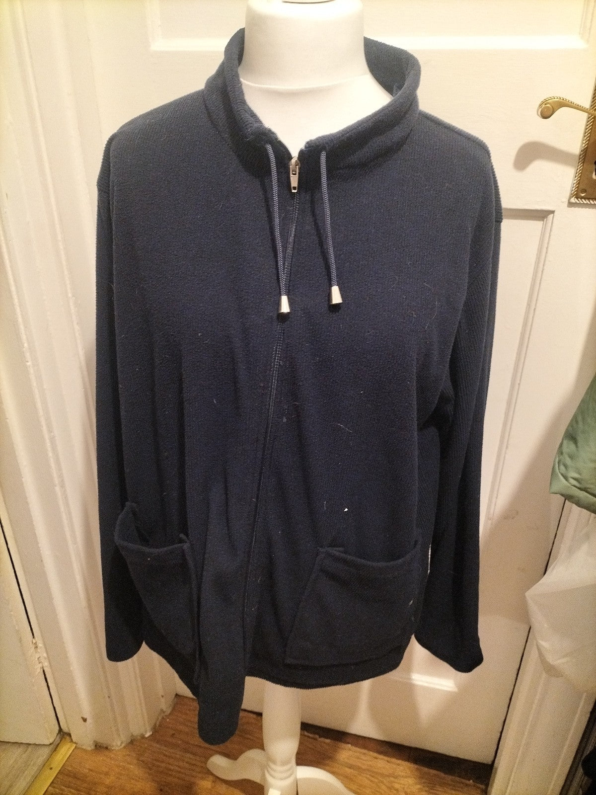 Mens Damart Size Large Navy Long Sleeved Jacket