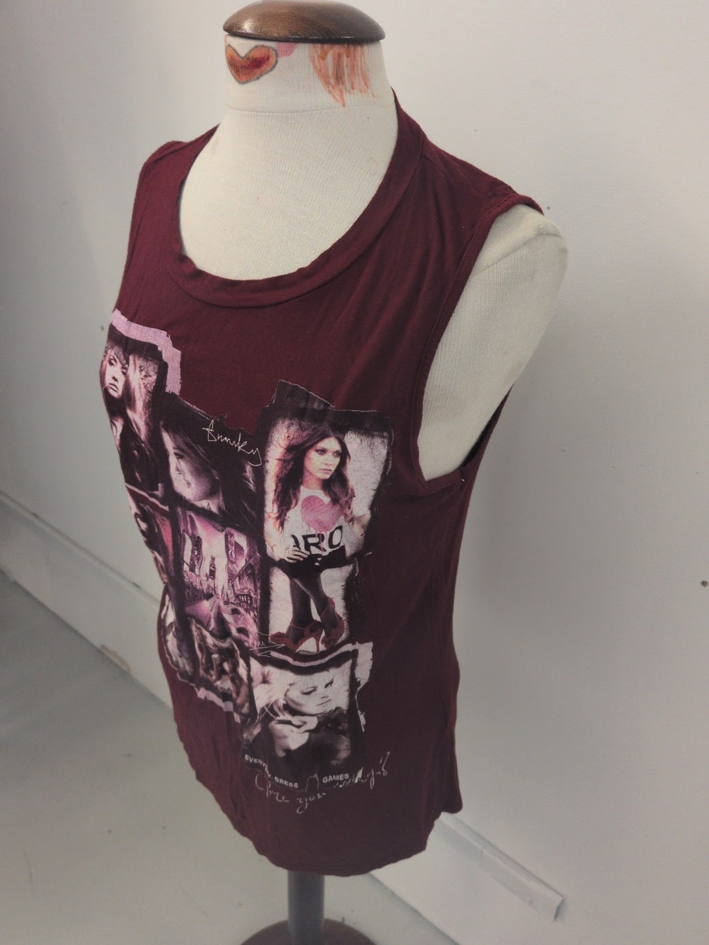 New Look M/L Deep Red Printed Sleeveless Top T-shirt