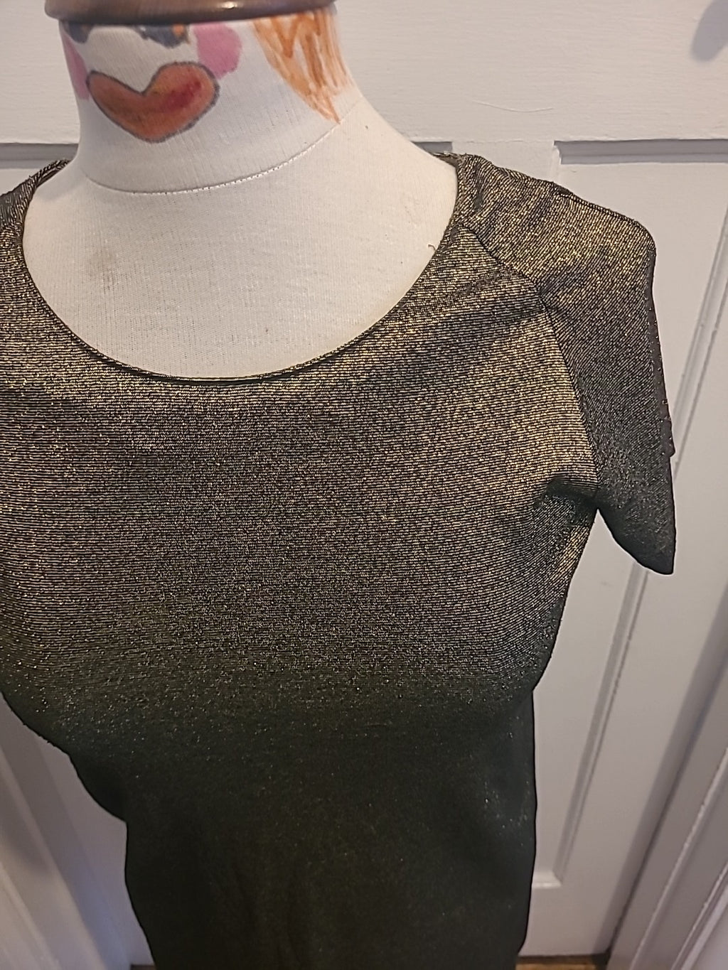 Ladies Monki Size XS Short Sleeve Black / Gold Dress