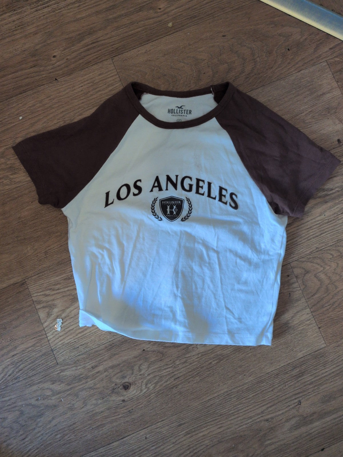 Ladies Hollister Size XS Brown And White Print Short Sleeve T-shirt