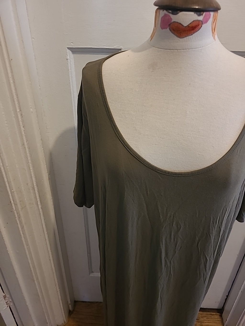 Ladies Label Be Size 32 Khaki Short Sleeved Long Length Dress