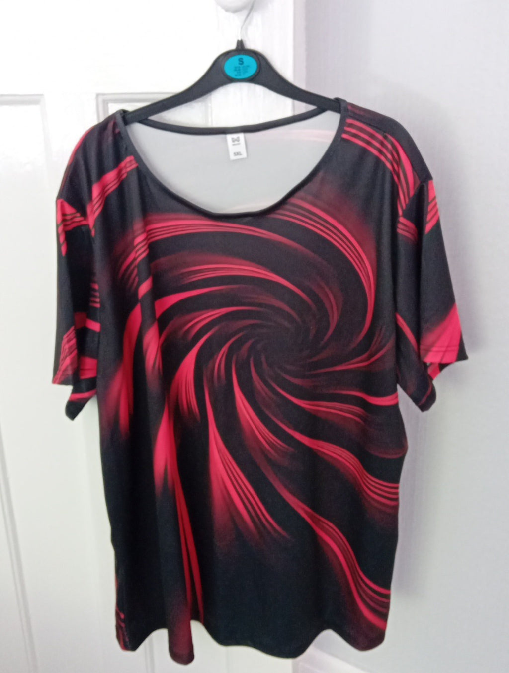 Ladies Black /red T Shirt Long Line Size 5xl Free Delivery