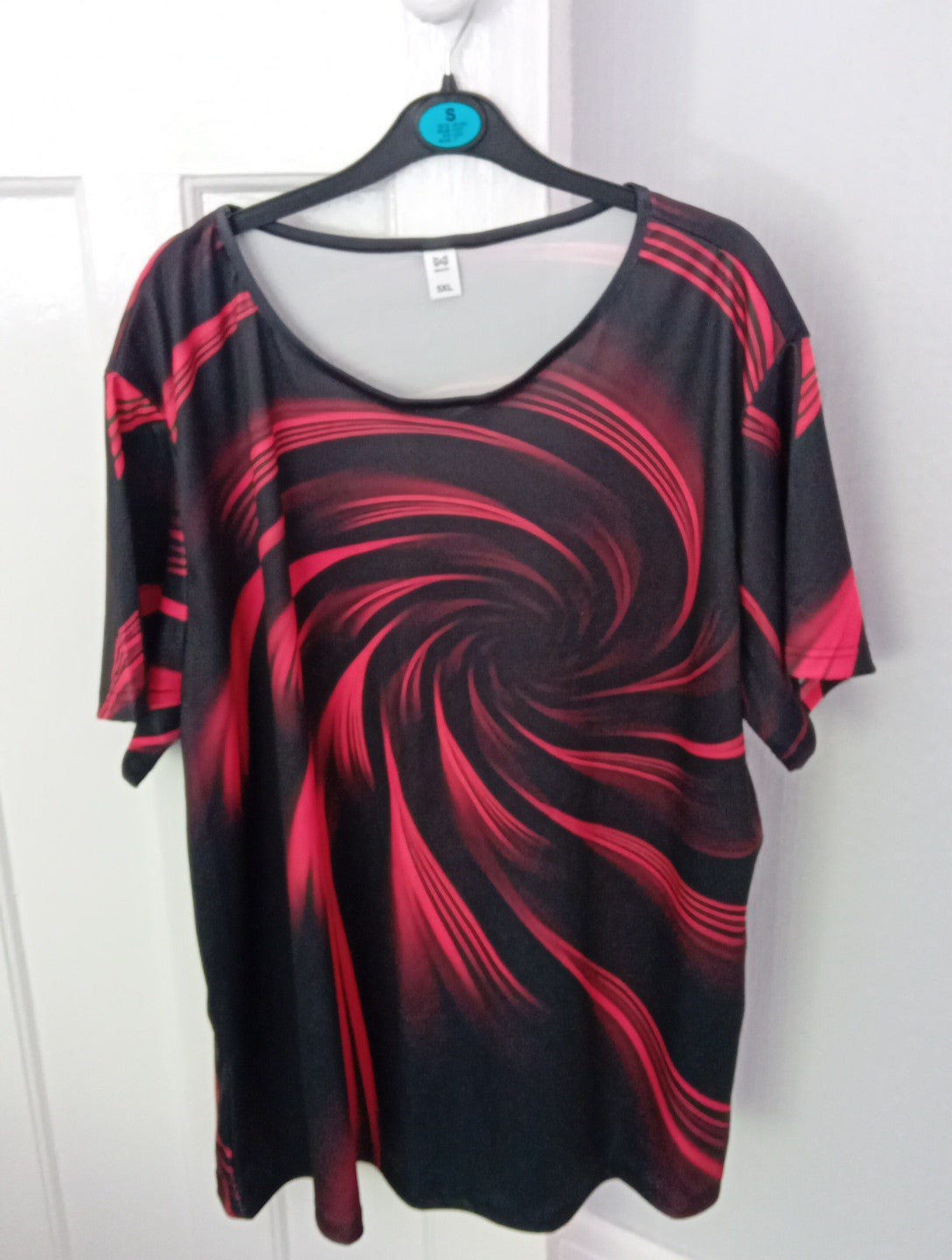 Ladies Black /red T Shirt Long Line Size 5xl Free Delivery