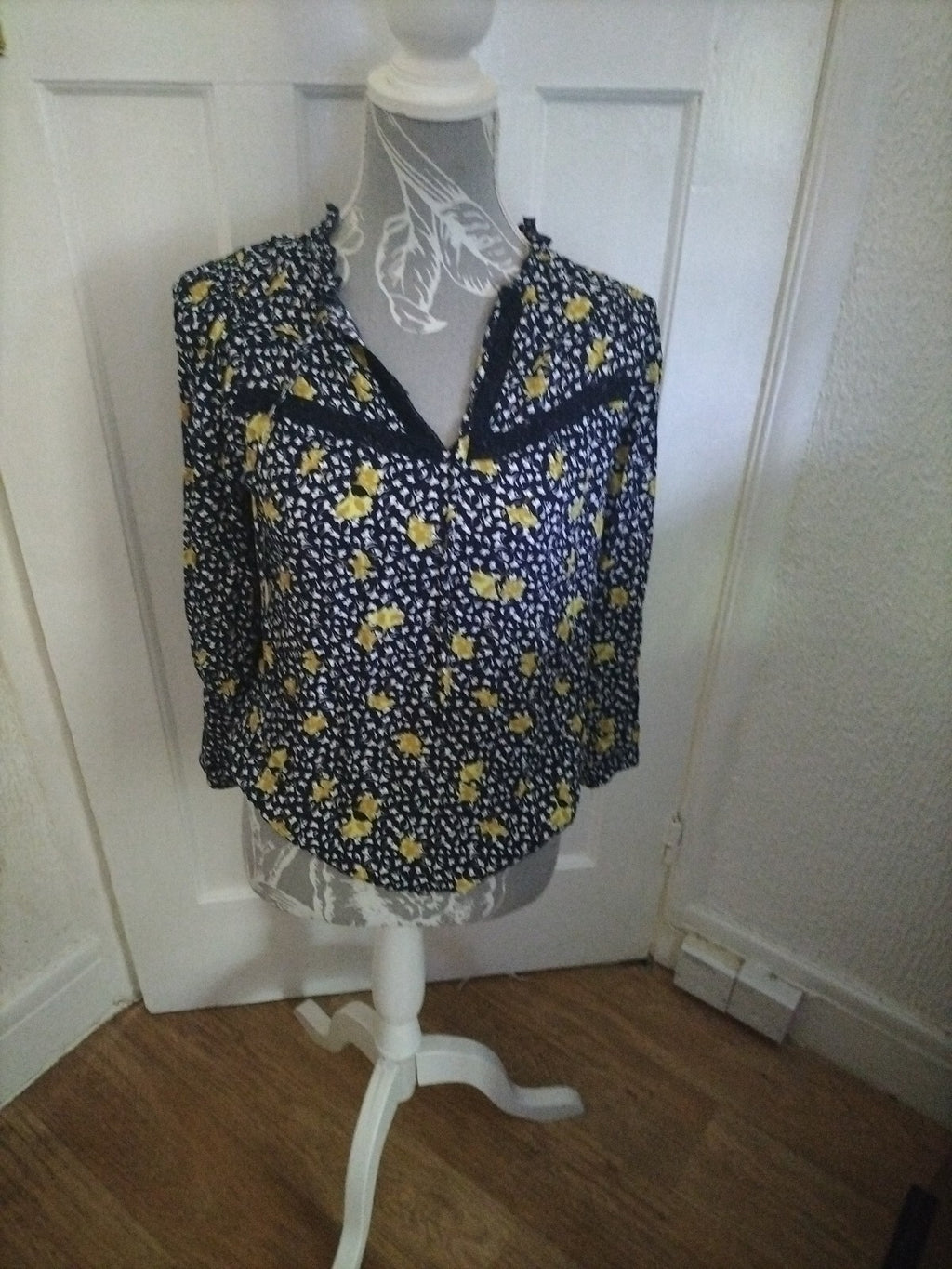 Ladies Monsoon Size Small Yellow And Black Long Sleeved Blouse