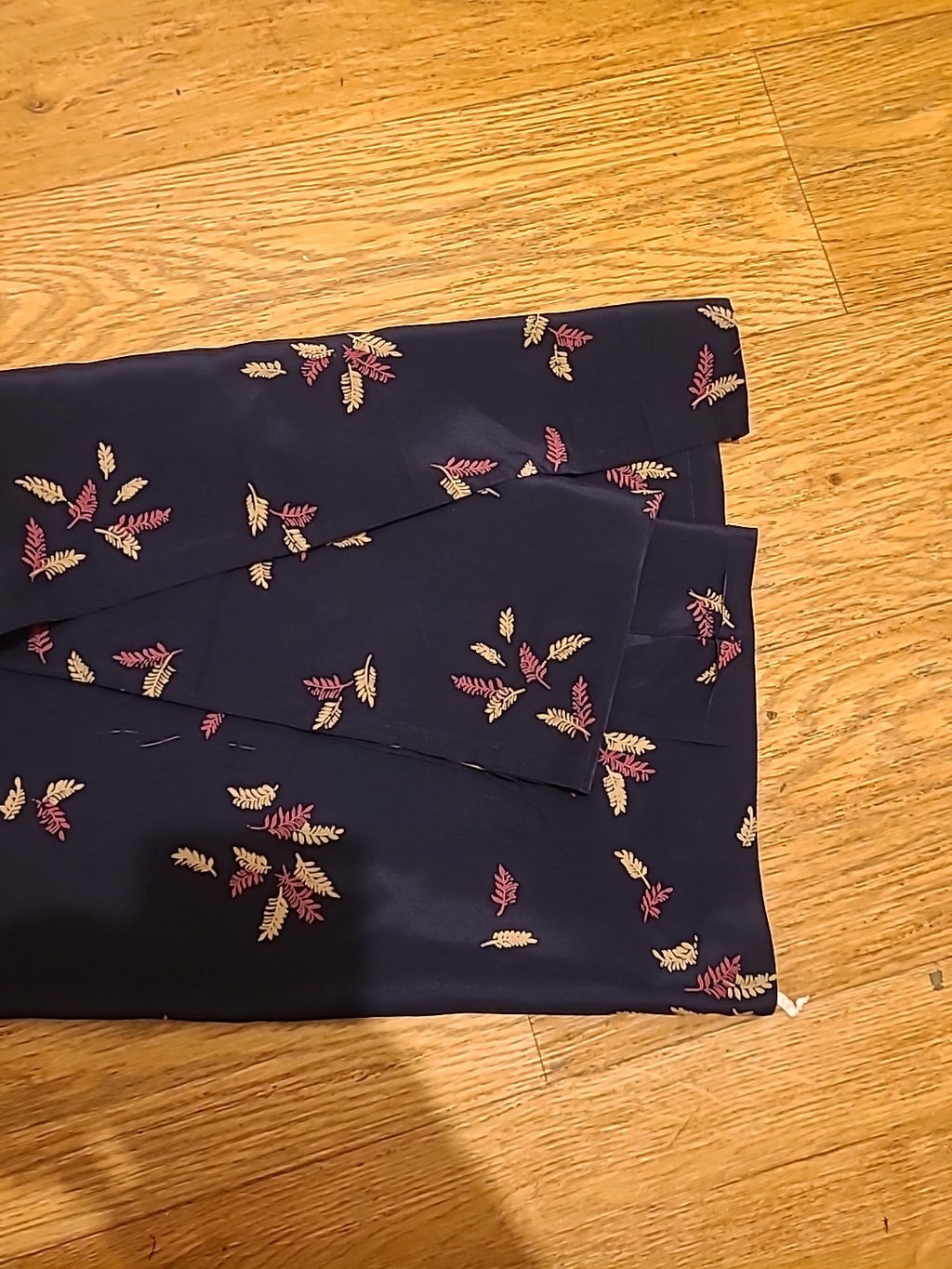 Ladies Navy/beige And Purple Floal Leaf Scarf