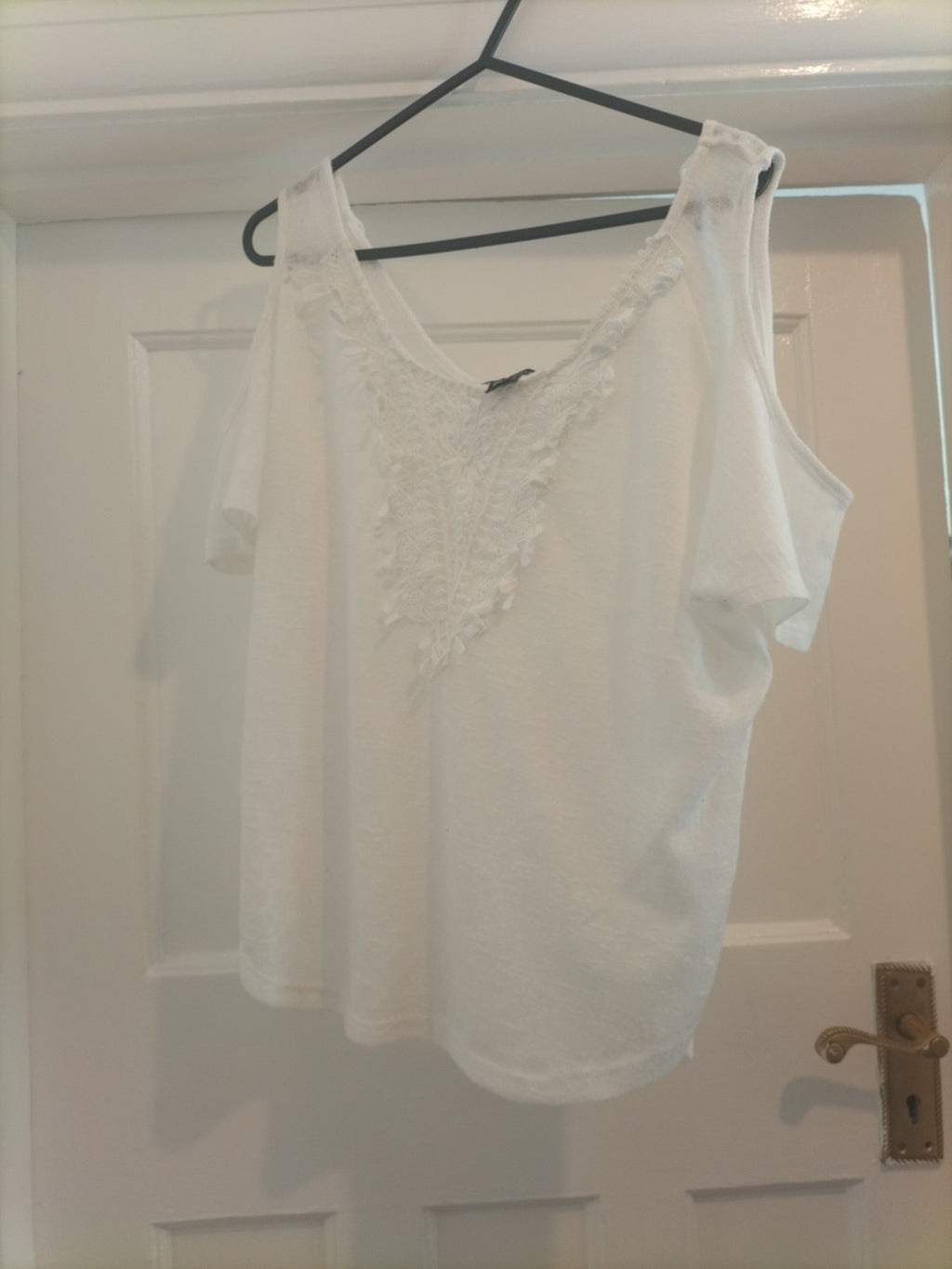 Ladies Primark Size 8 White Sleeveless Lace Middle Tshirt