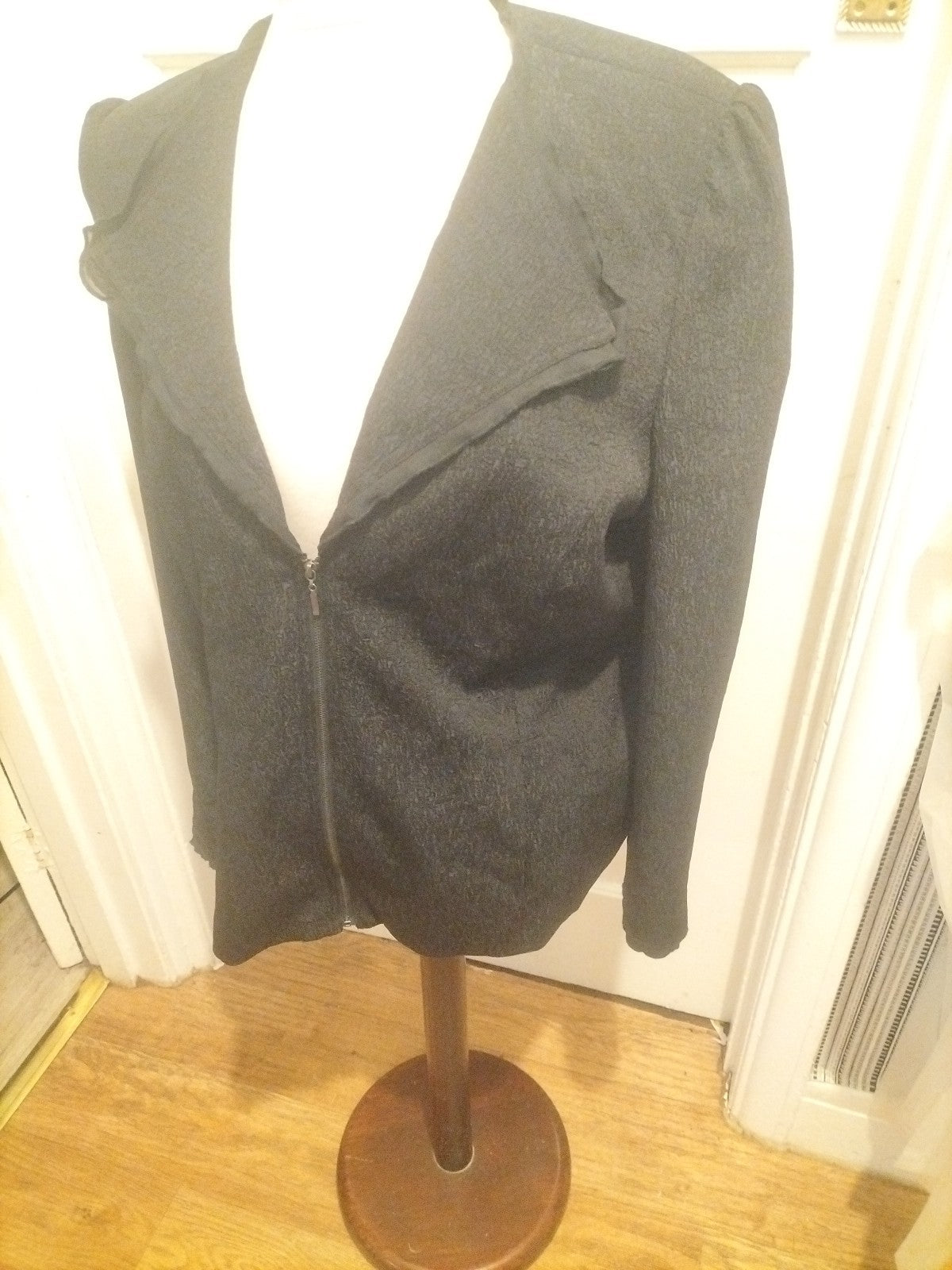 Ladies Wardrobe Size 16 Black Patterned Lined Zip Through Jacket