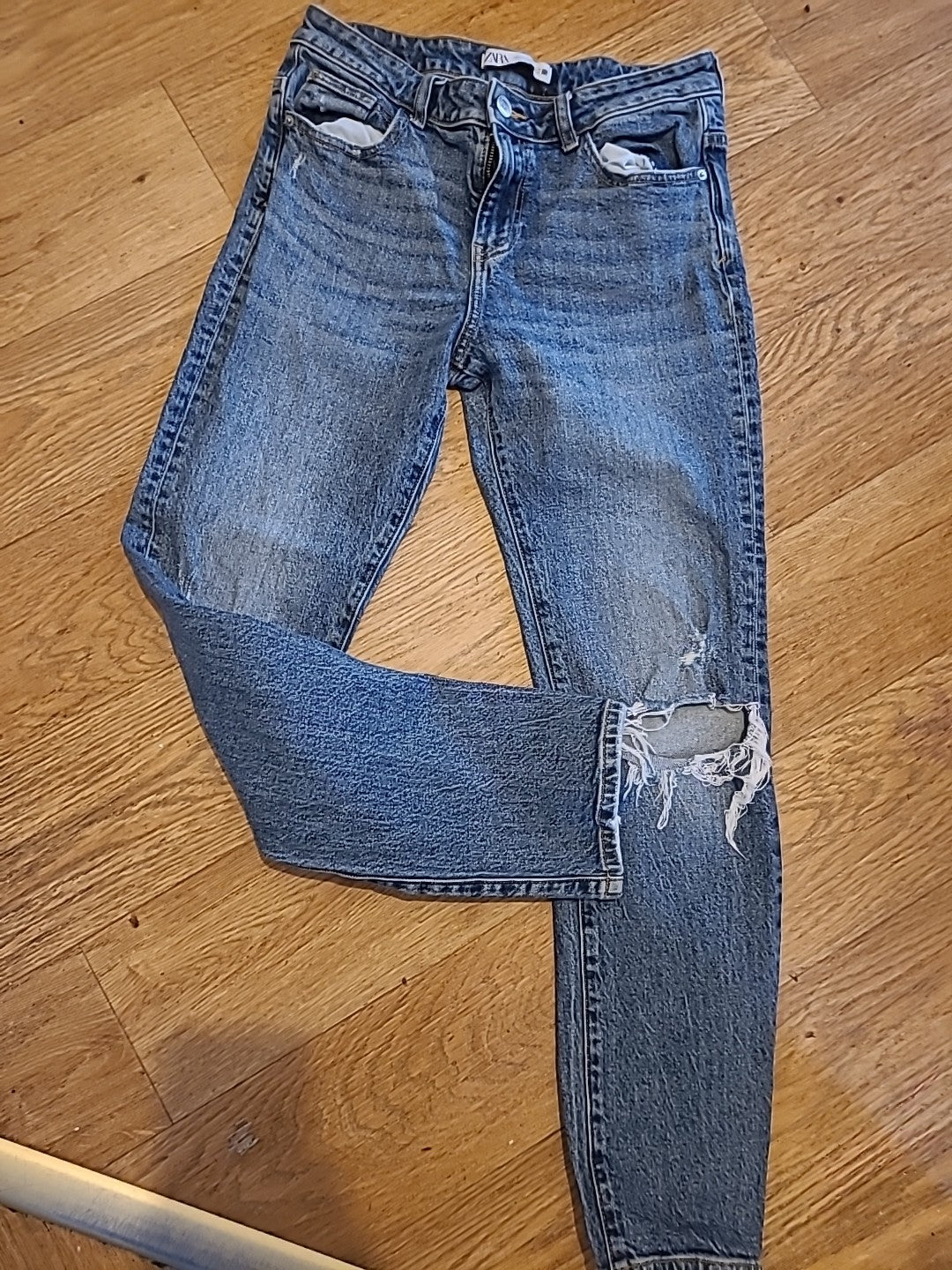 Ladies Zara Size Euro 36 Ripped Skinny Jeans