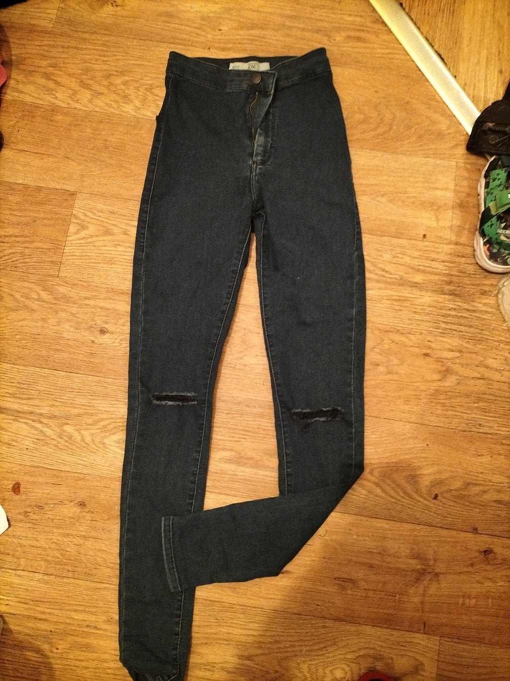 Ladies Topshop Size 25x32 Joni Ripped Skinny Jeans