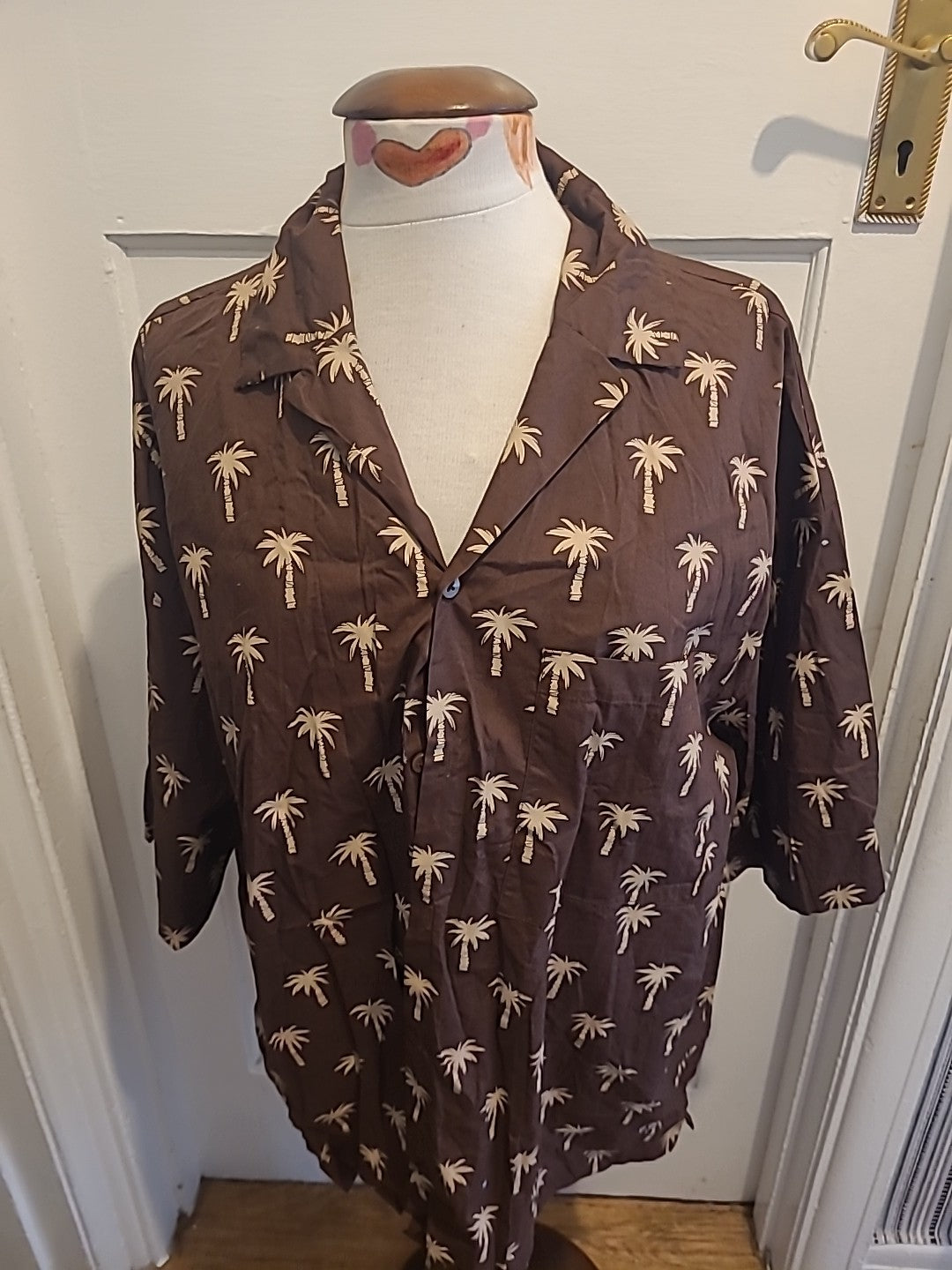 Mens H&M Size XL Brown Palm Tree Oversized Fit Shirt