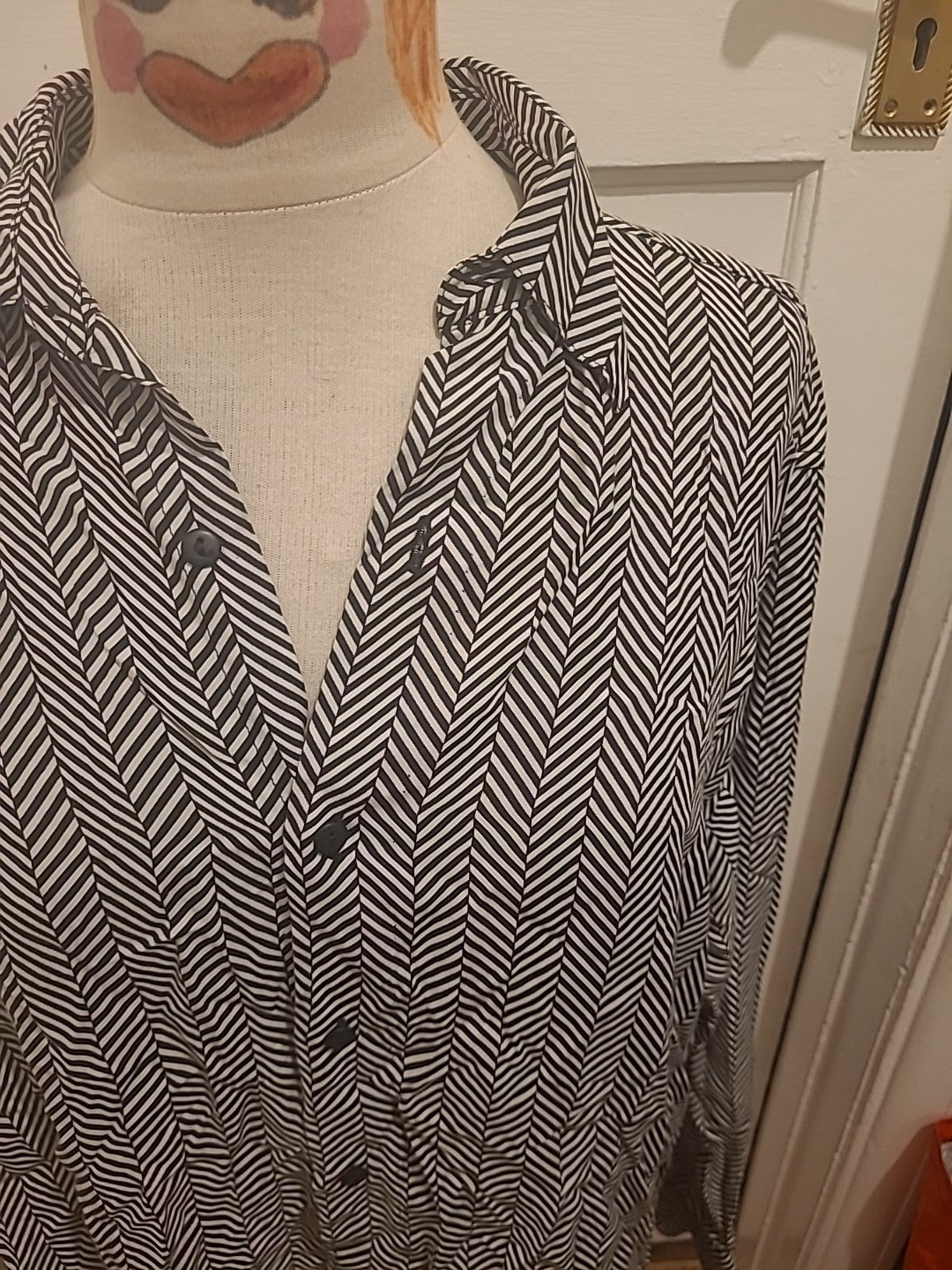 Mens Next Size Medium Black White Eye Catching Long Sleeved Shirt