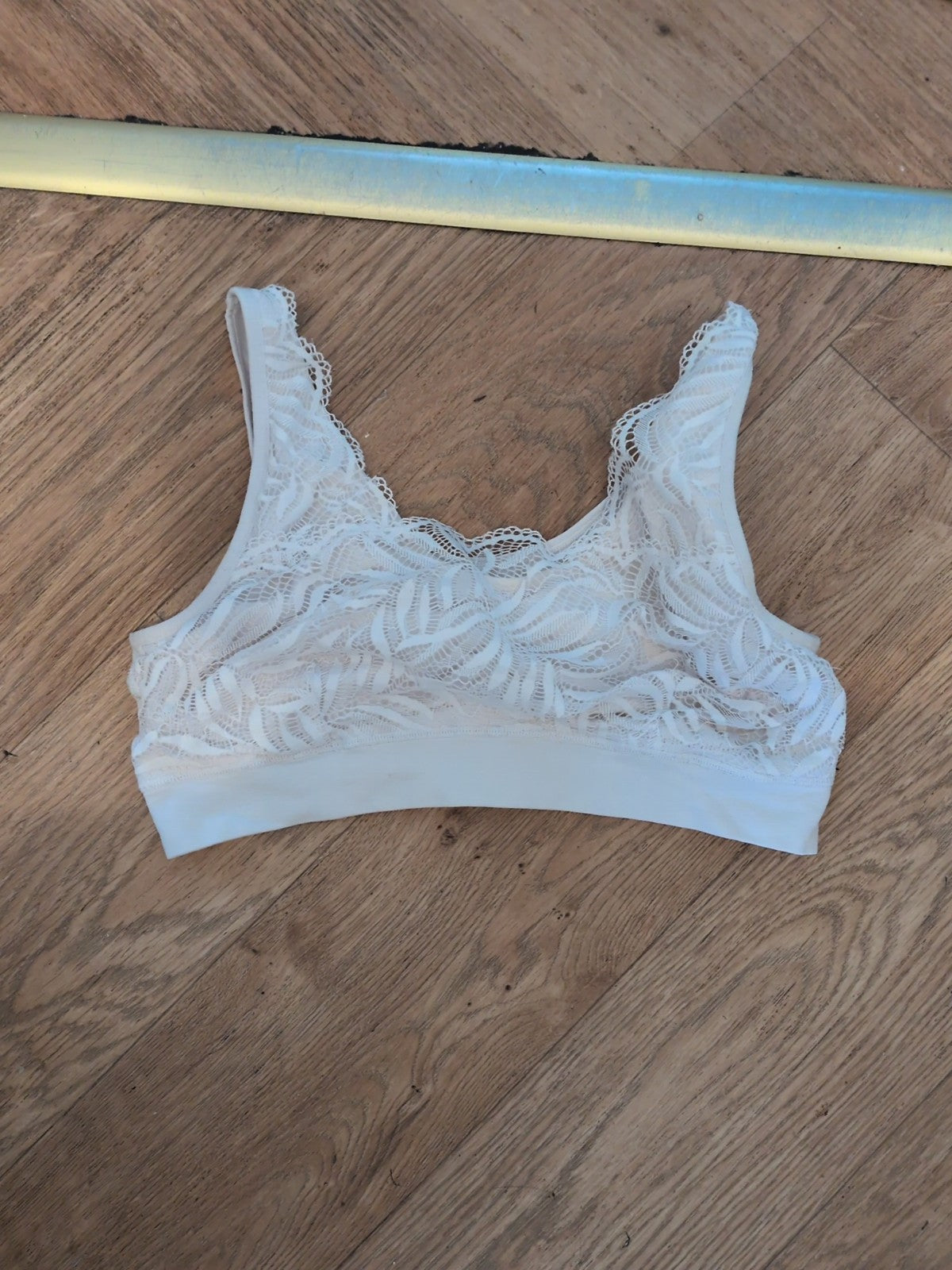 George Large White Floral Lace No Pad No Wire Bralette