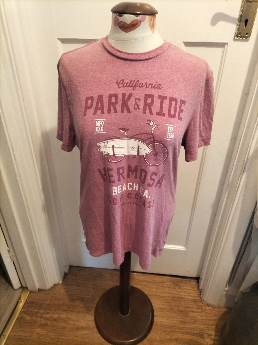 Mens Criminal Size Medium Red Print Tshirt