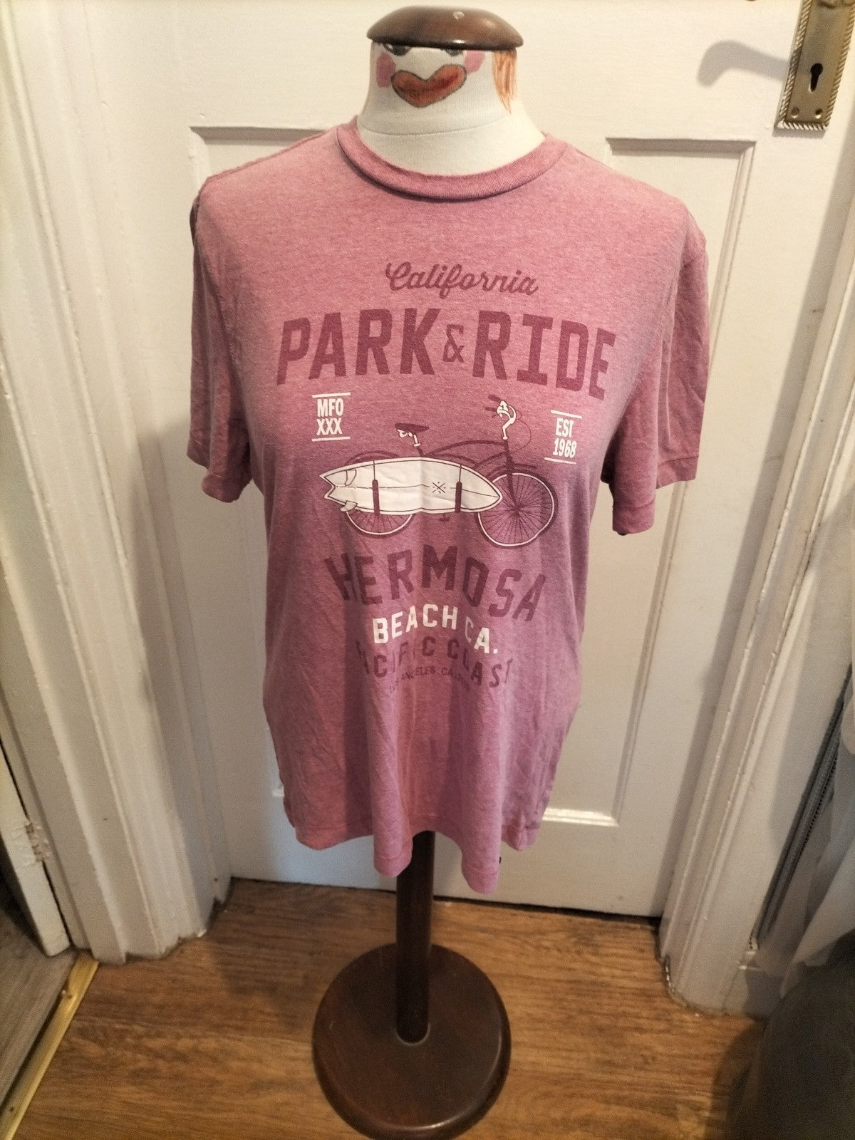 Mens Criminal Size Medium Red Print Tshirt