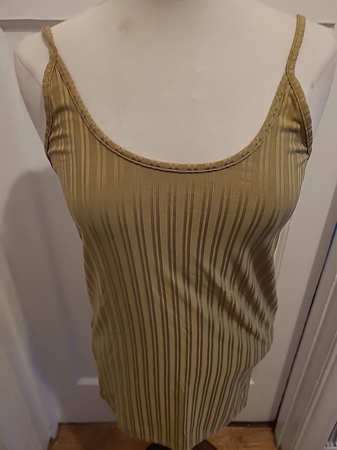 Brand New Ladies Boohoo Size 8 Khaki Sleeveless Top