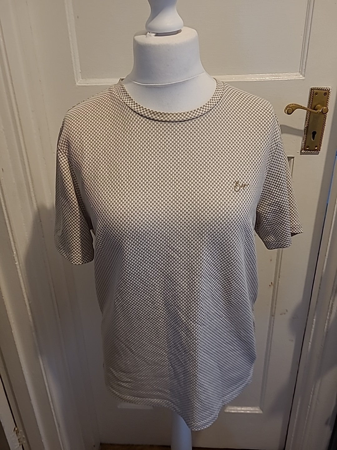 Mens Taylor&Wright Size Large Beige And White Patterned Short Sleeved Tshirt