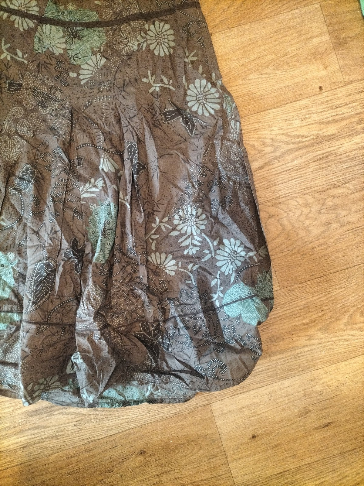 Ladies Sandwich Size Euro 42 Brown Floral Flare Skirt