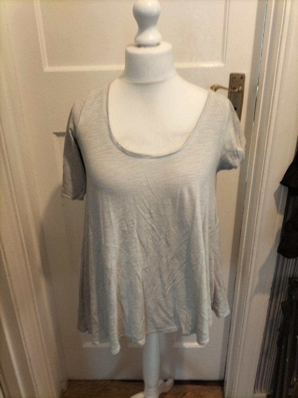 Ladies Mini Velvet Size 10 Pale Grey Asymmetric Hem Short Sleeved Blouse