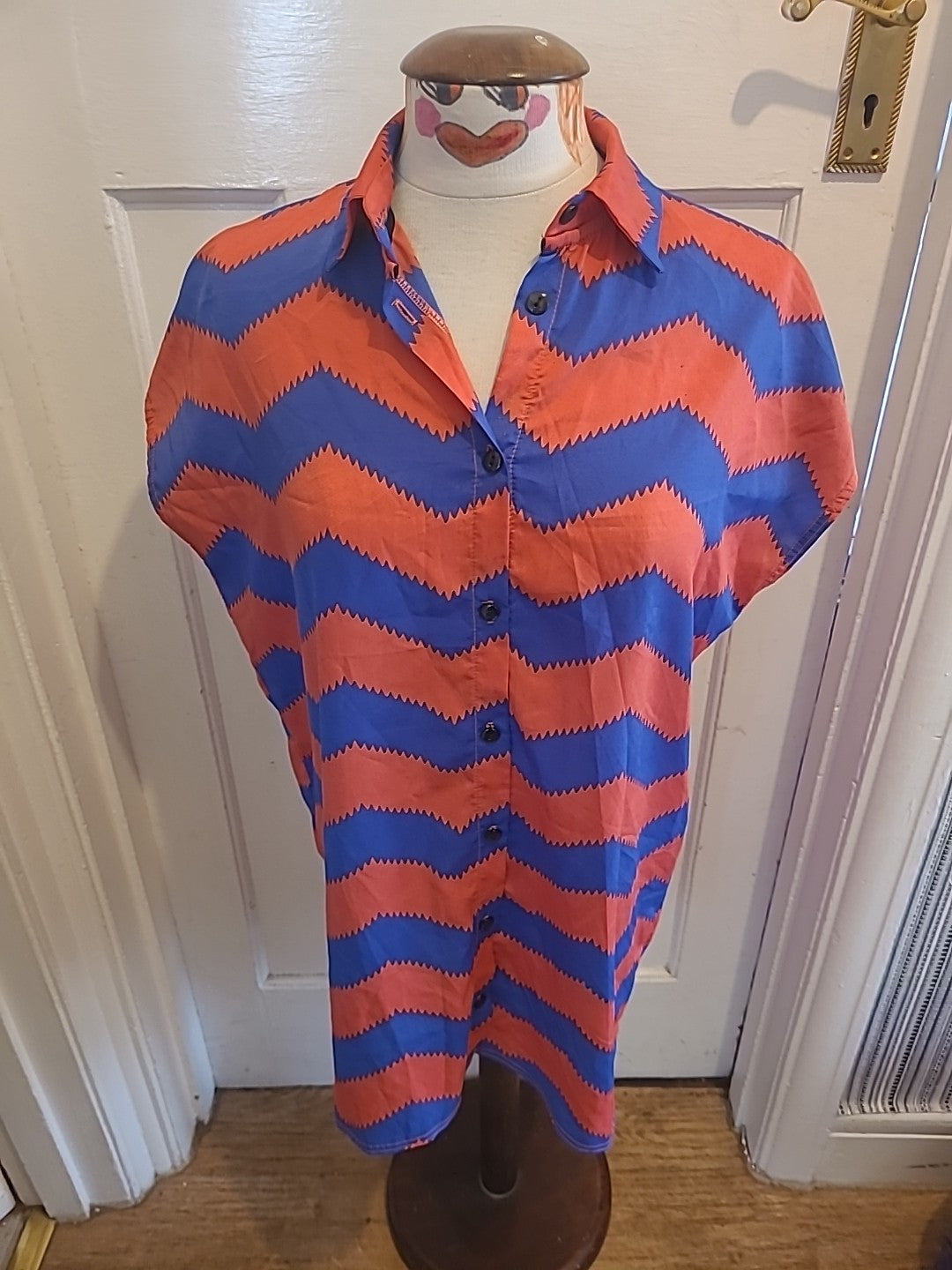 Ladies One&Only Size Small Red Blue Longline Short Sleeved Blouse