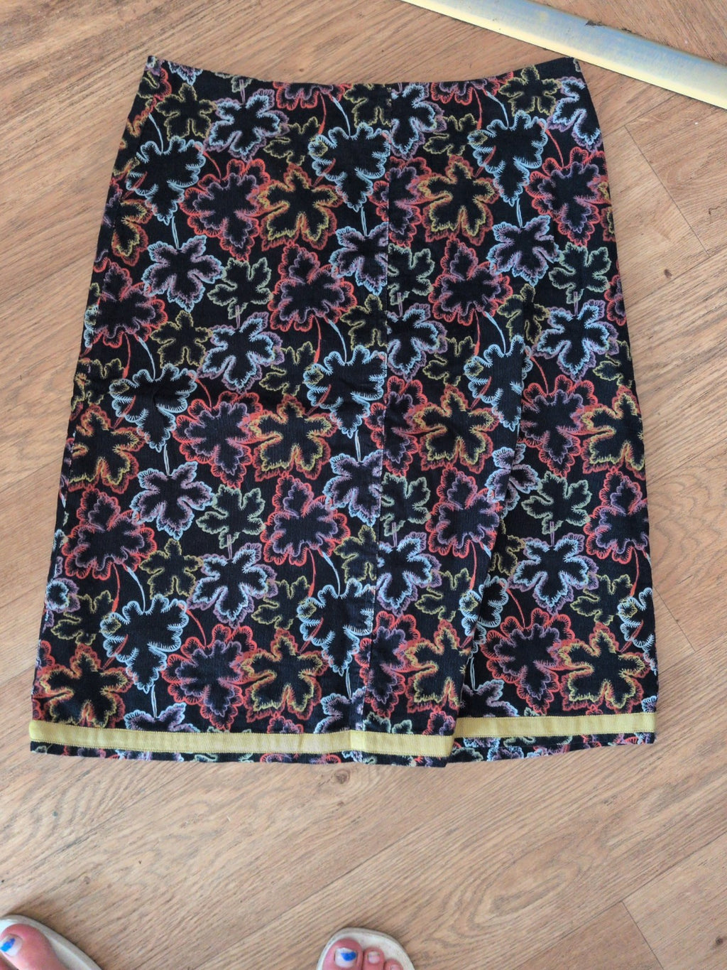 Mistral 10 Black Floral Patterning Lined Knee Length Skirt