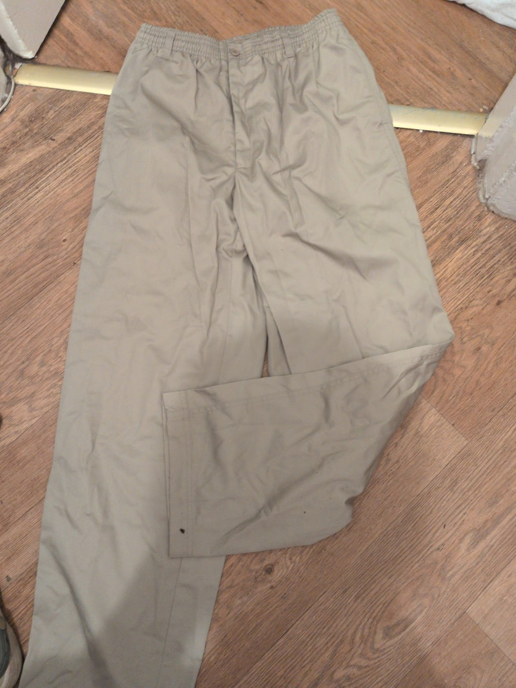 Kingston 36s Stone Neutral Elasticated Trousers Chino