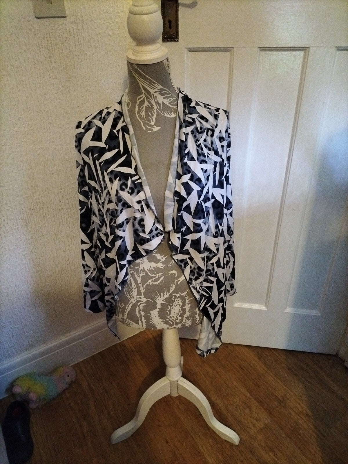 Ladies Tina Taylor Size Small Purple/White Waistcoat
