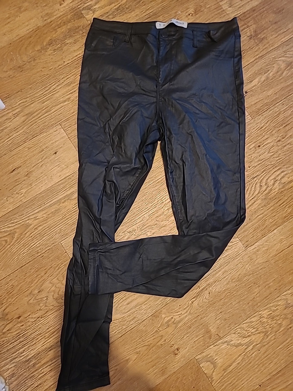 Ladies Denim&Co Size 16 Pleather Trousers