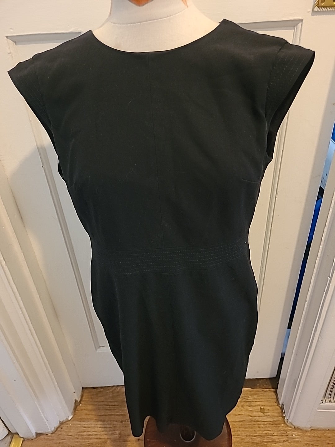 Ladies Next Tailoring Size 10 Black Sleeveless Midi Dress(Couple Small White...