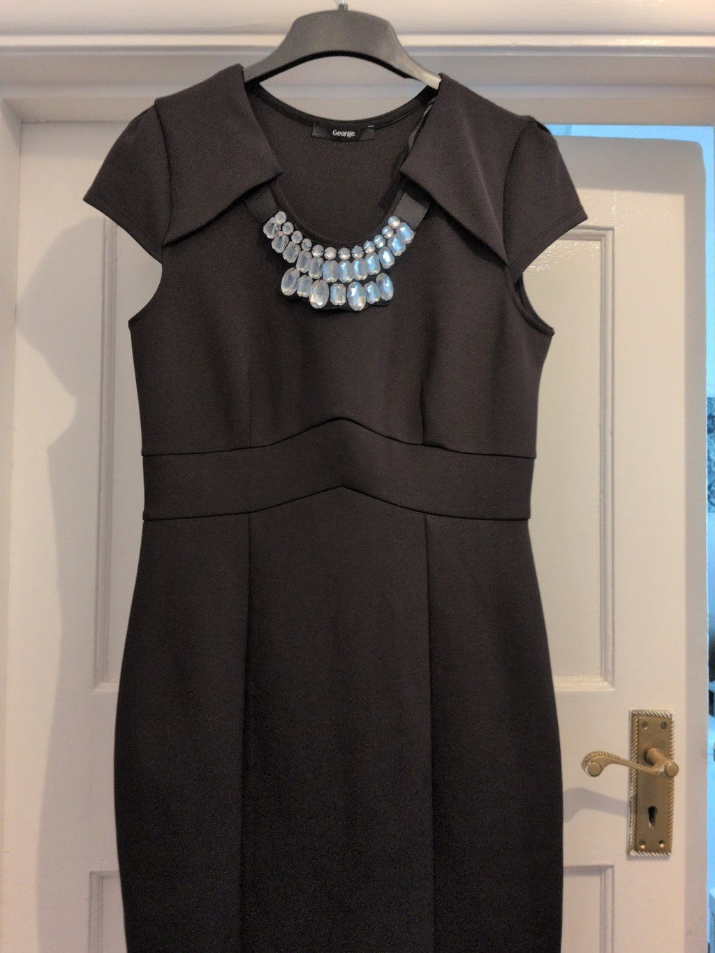 Ladies George Size 10 Black Short Sleeve Round Neck Diamonte Neck Dress.