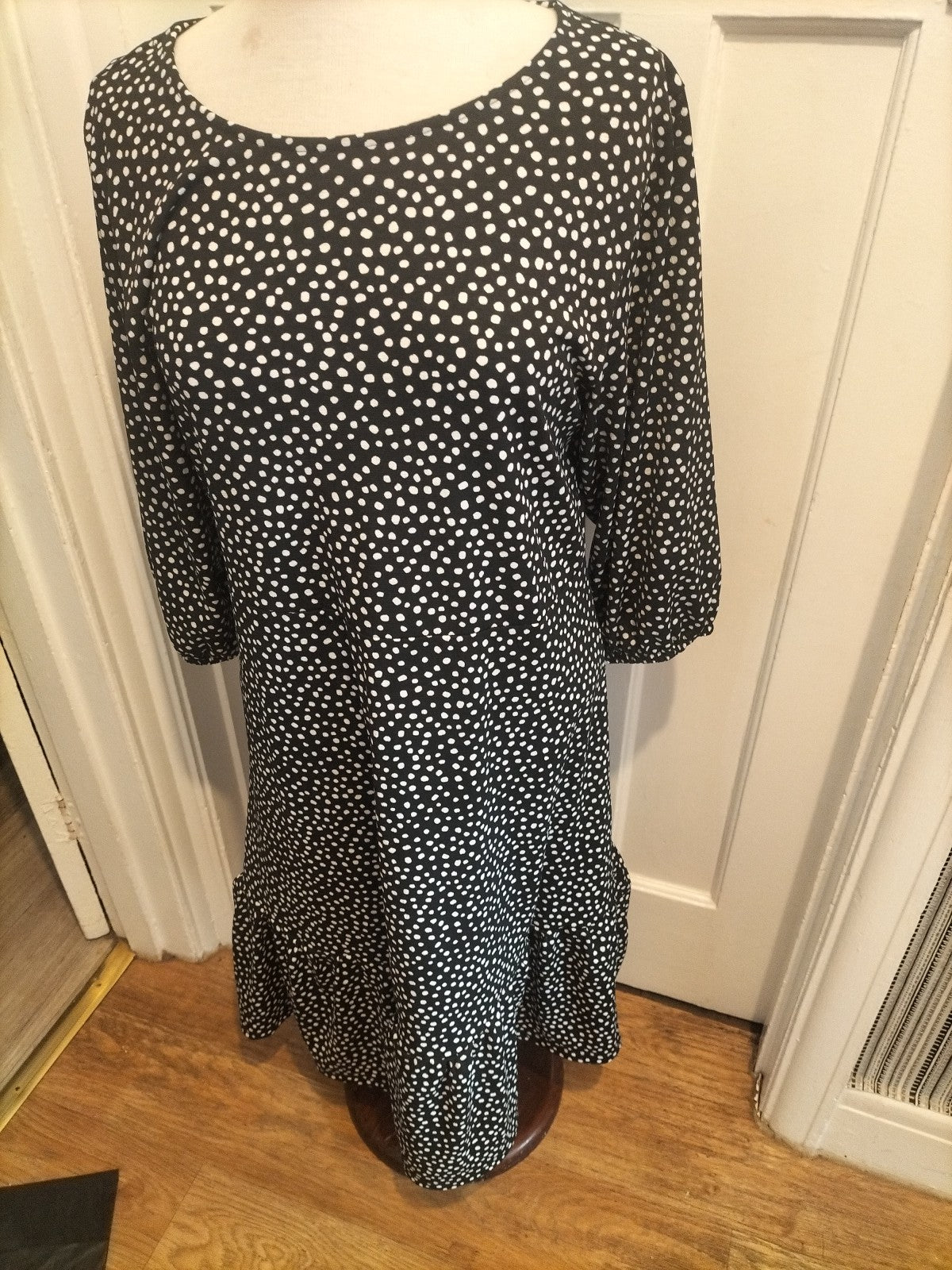 Ladies Tu Size 16 Black/White Spotted Mid Sleeved Dress