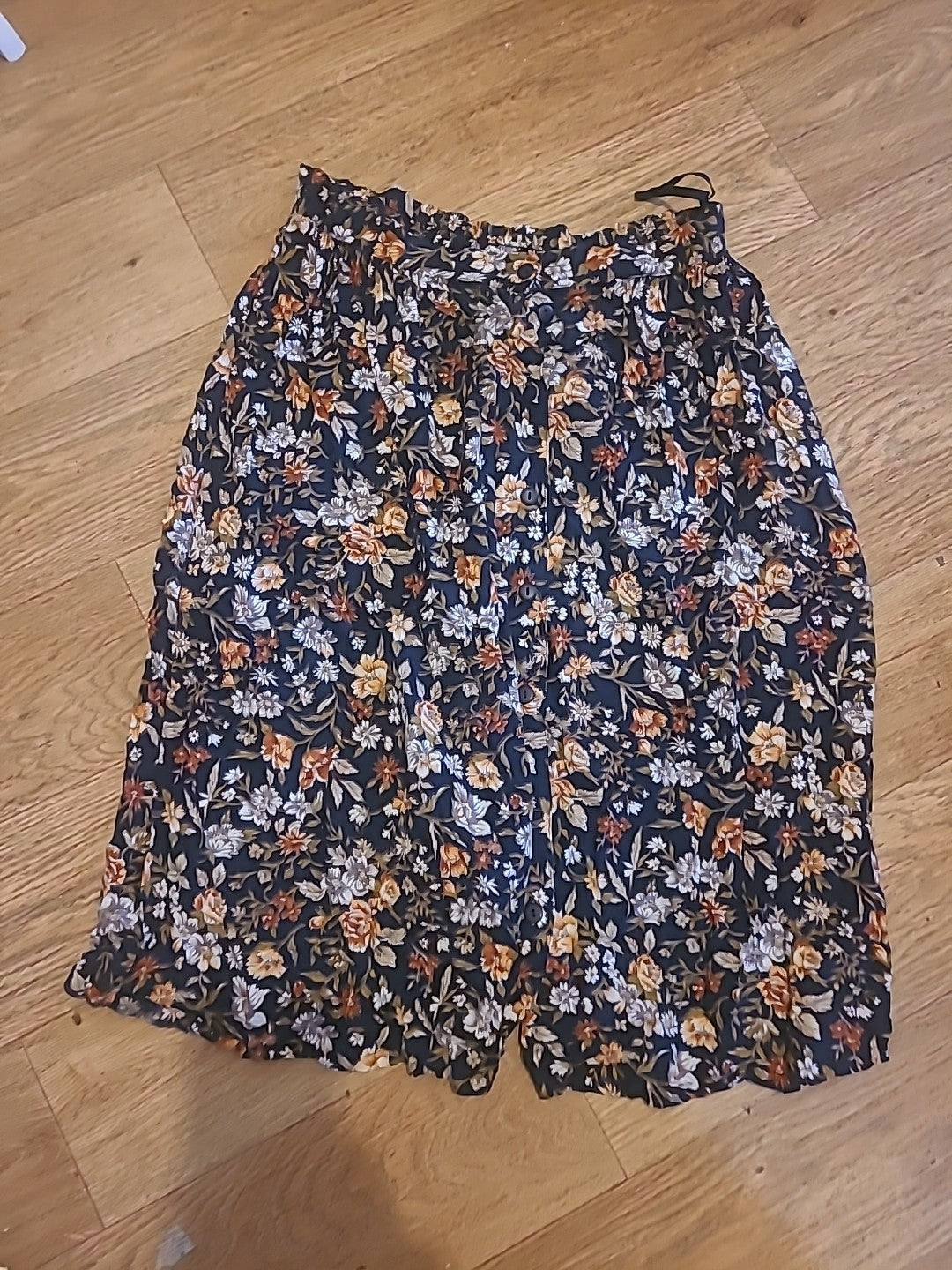 Ladies C&A Size 12 Black Floral Elasticated Skirt