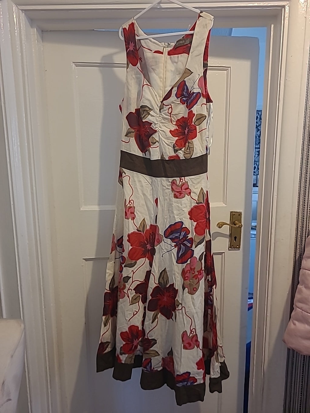 Ladies Fever Size 8 Cream/Red/Purple Floral Long Length Dress