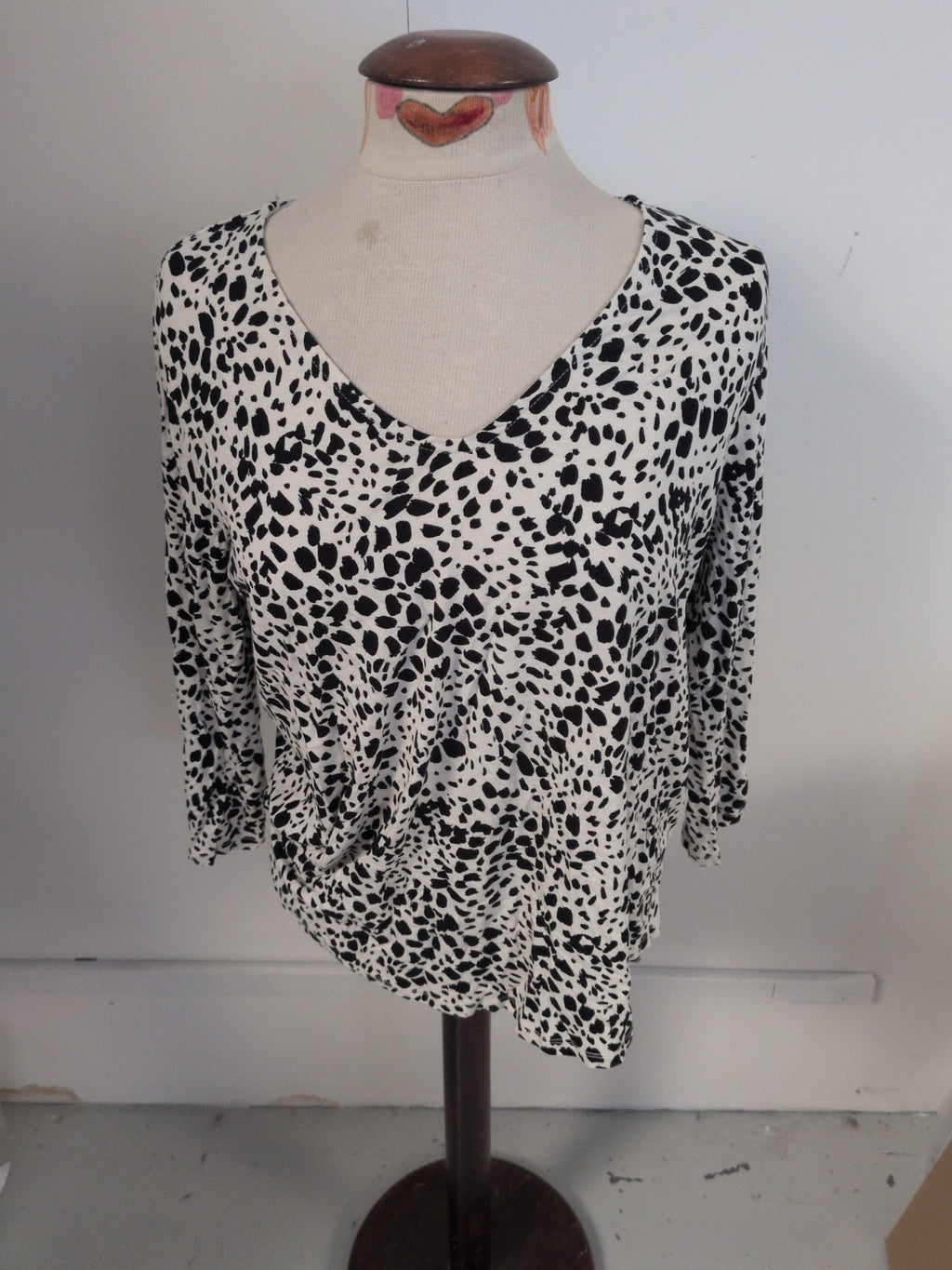Tu 14 Black And White Leopard Print Long Sleeve Blouse